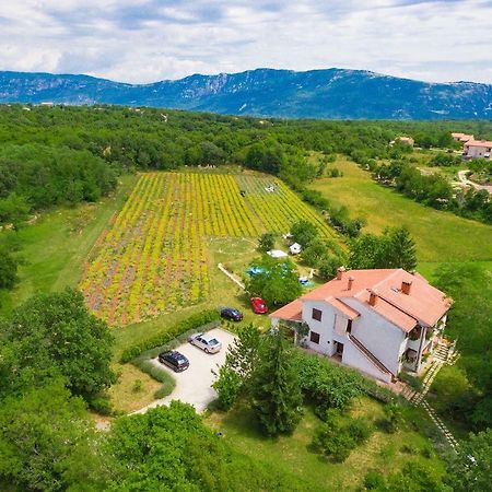 Apartments Valoda Nedeščina Buitenkant foto