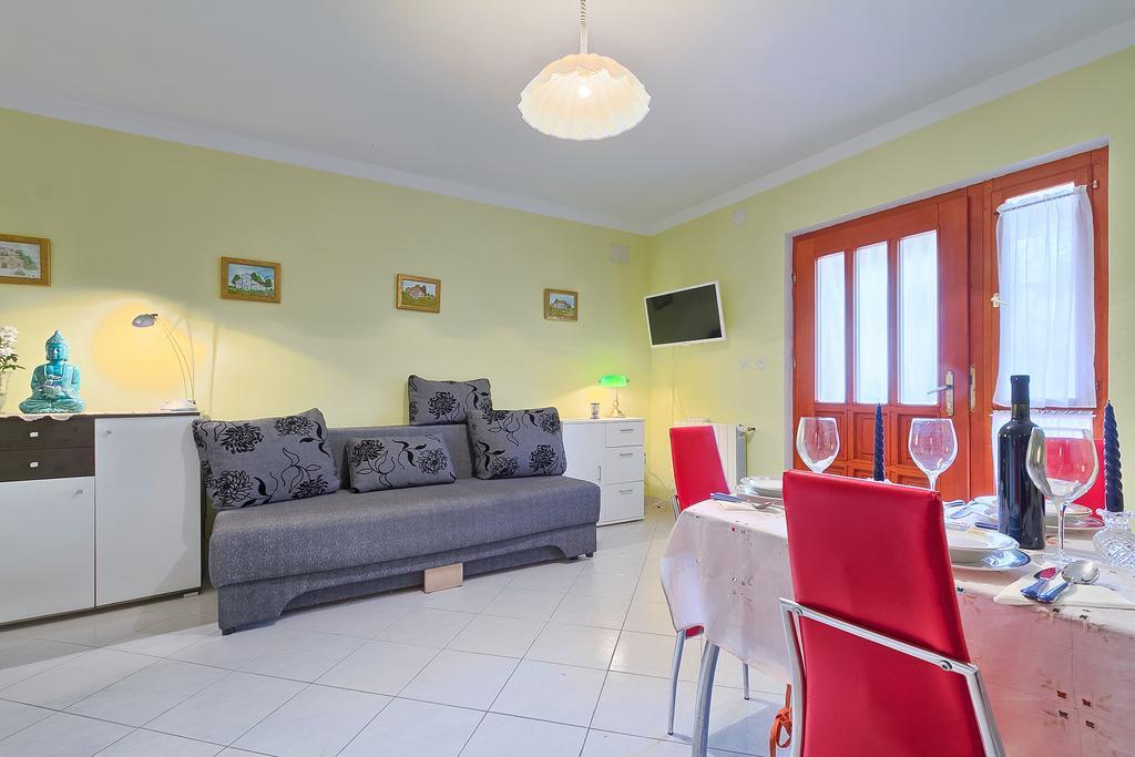 Apartments Valoda Nedeščina Buitenkant foto
