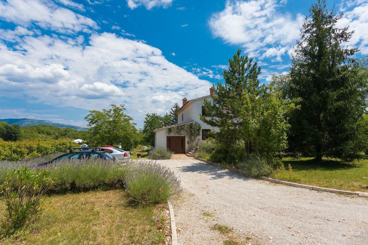 Apartments Valoda Nedeščina Buitenkant foto